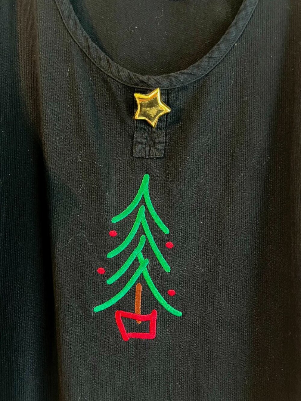 Women's Black Embroidered Cotton Holiday Jumper - M